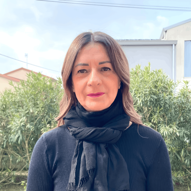 Monica maestra del posticipato